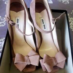 Miu Miu size 6 Taupe/pink suede heels